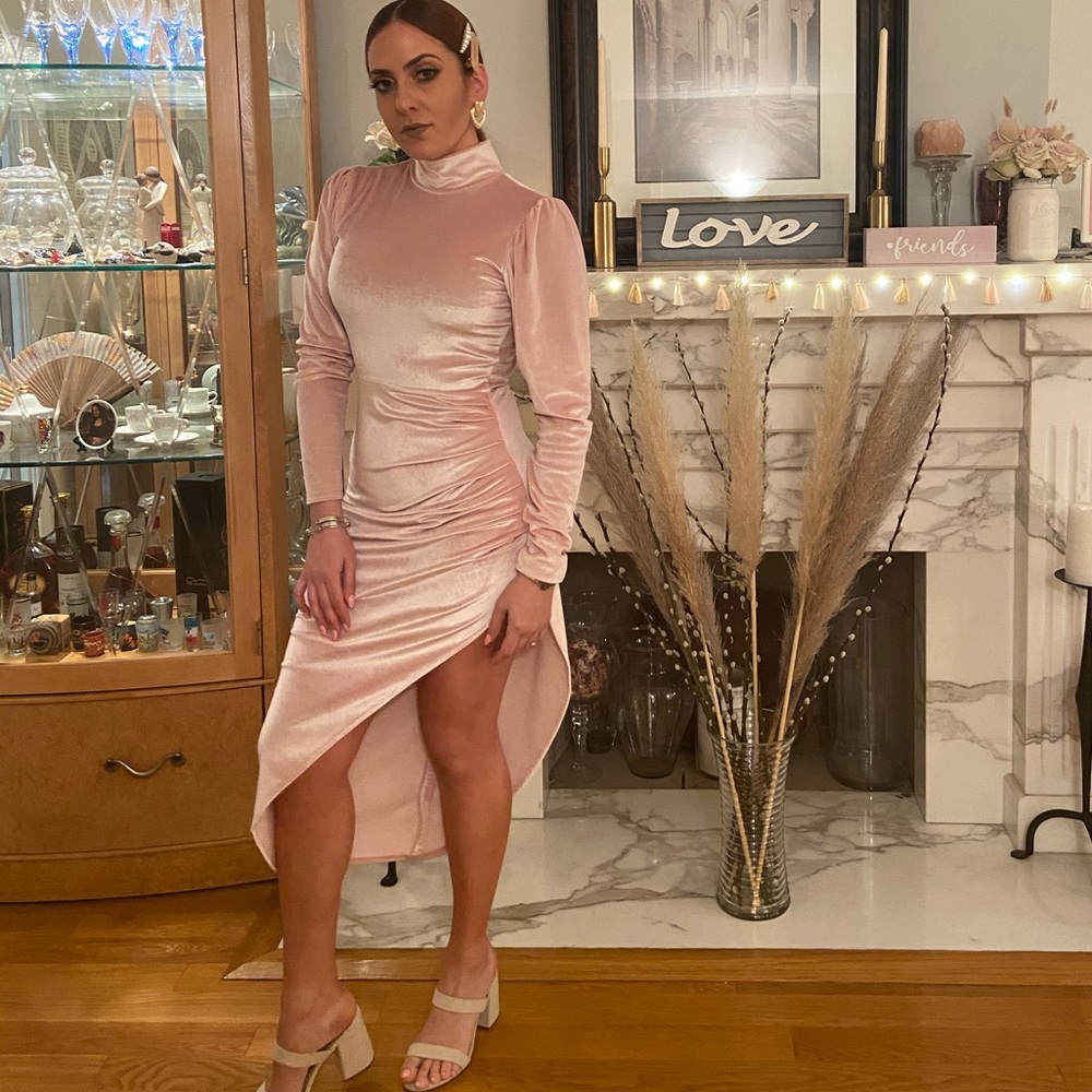 Starlow pink velvet dress